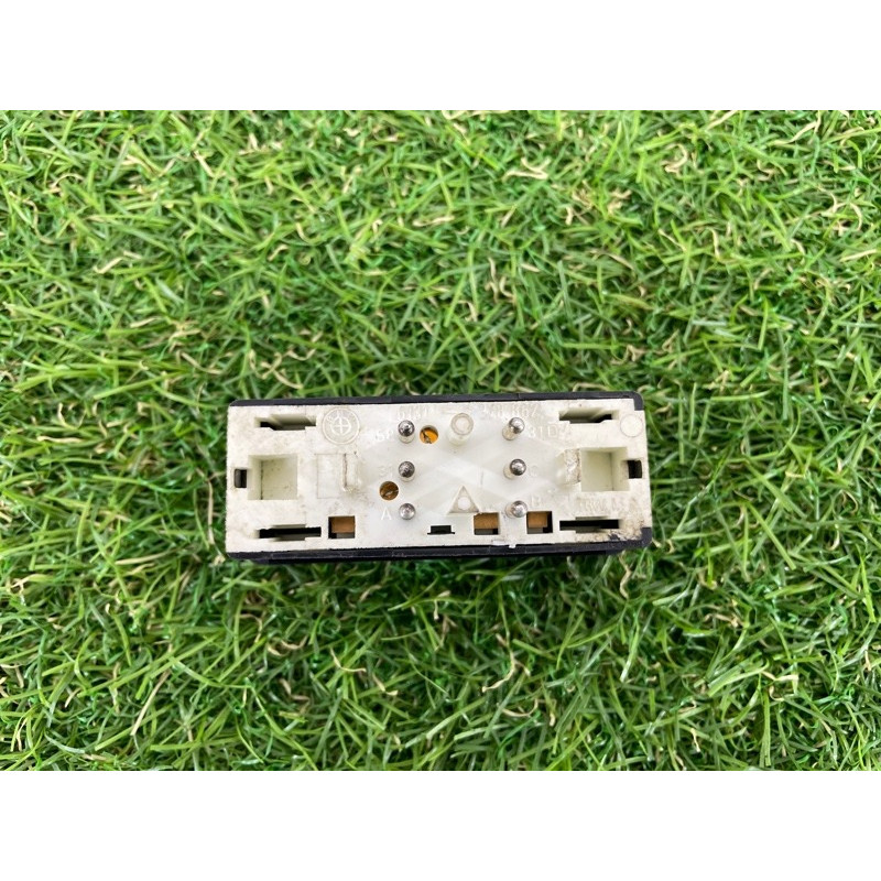 Кнопка сдвижной крышки люка (электрика / кнопки) BMW 7-series E32 1990 M70b50 61311378862