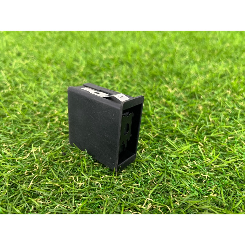 Крепление переносной лампы с подзарядкой (электрика) BMW 7-series E38 61138352336