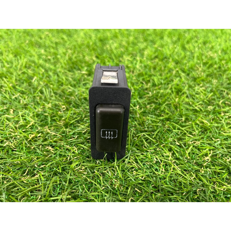 Кнопка подогрева заднего стекла (электрика / кнопки) BMW 5-series E34 61311384480