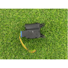 Привод заслонки отопителя