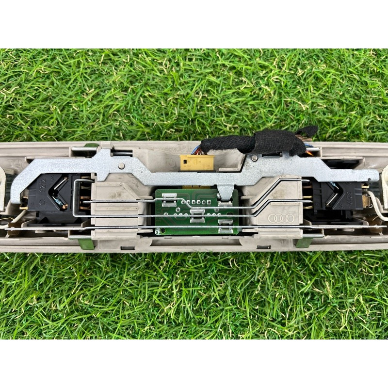 Плафон салона (салон) AUDI A6 C5 2001 2.5 AKE 7b0947111