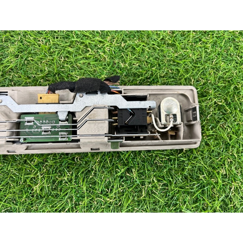 Плафон салона (салон) AUDI A6 C5 2001 2.5 AKE 7b0947111