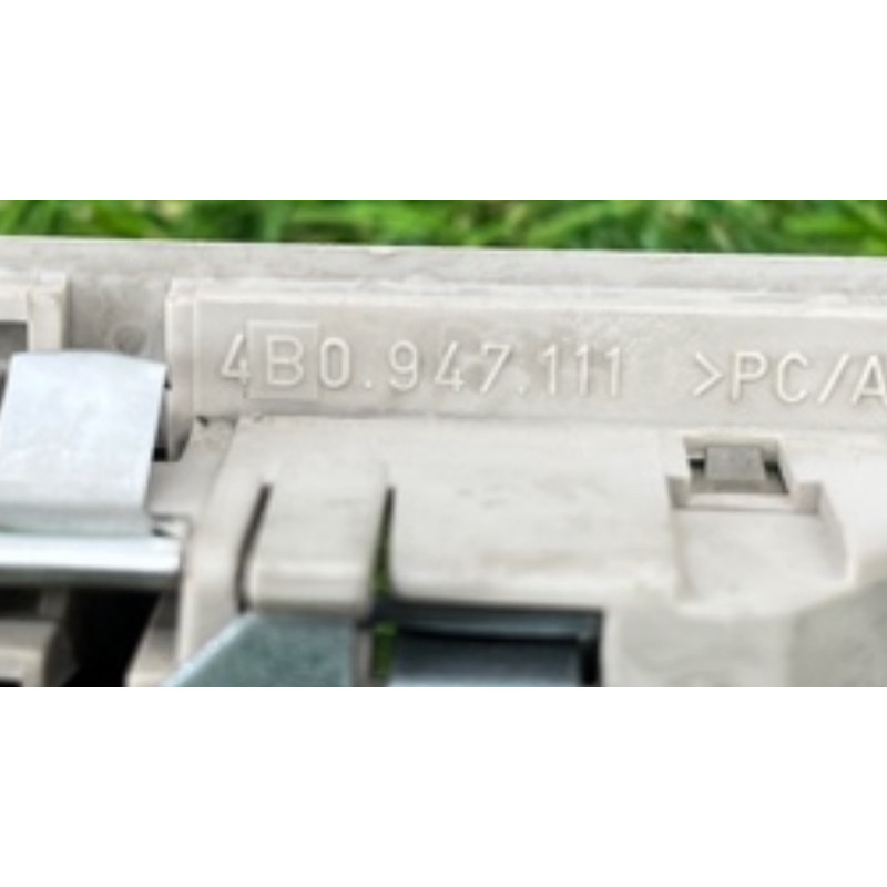 Плафон салона (салон) AUDI A6 C5 2001 2.5 AKE 7b0947111