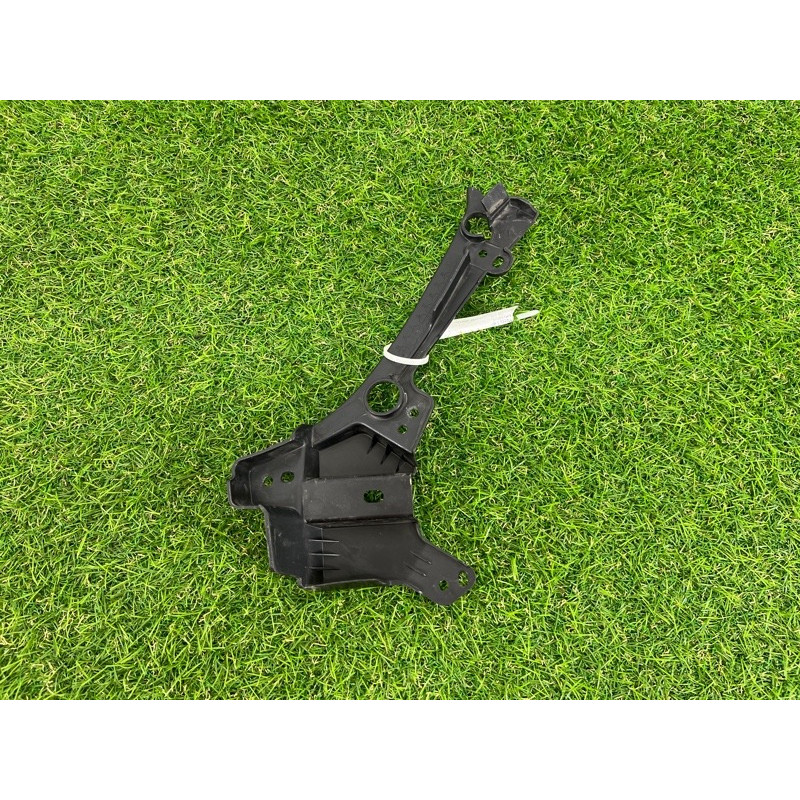 Кронштейн (двигатель и элементы) Mazda 3 BP BDTS501V1A