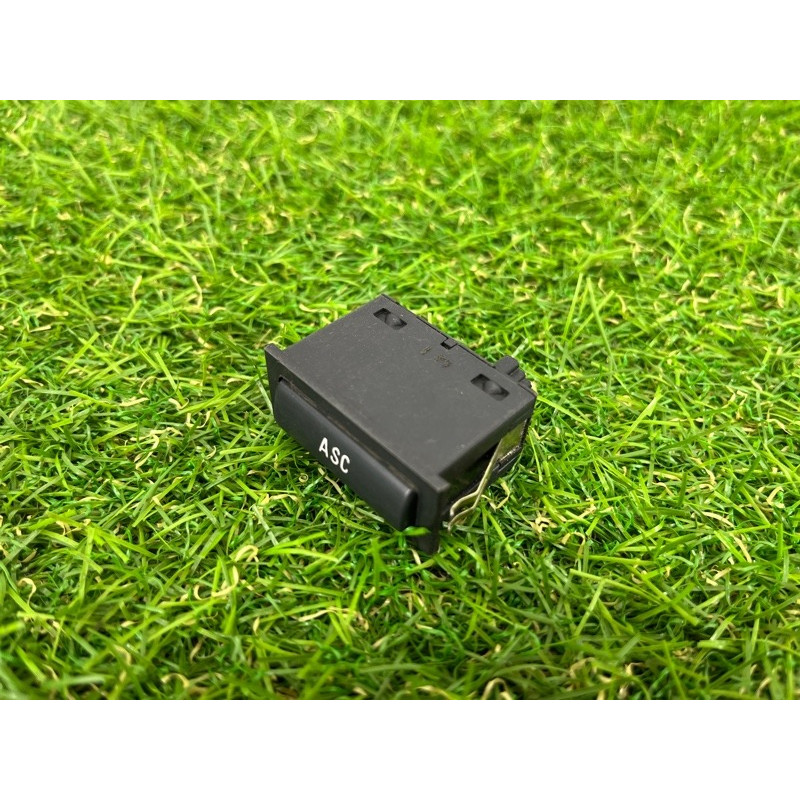 Кнопка антипробуксовочной системы (электрика / кнопки) BMW 3-series E46 61316901591