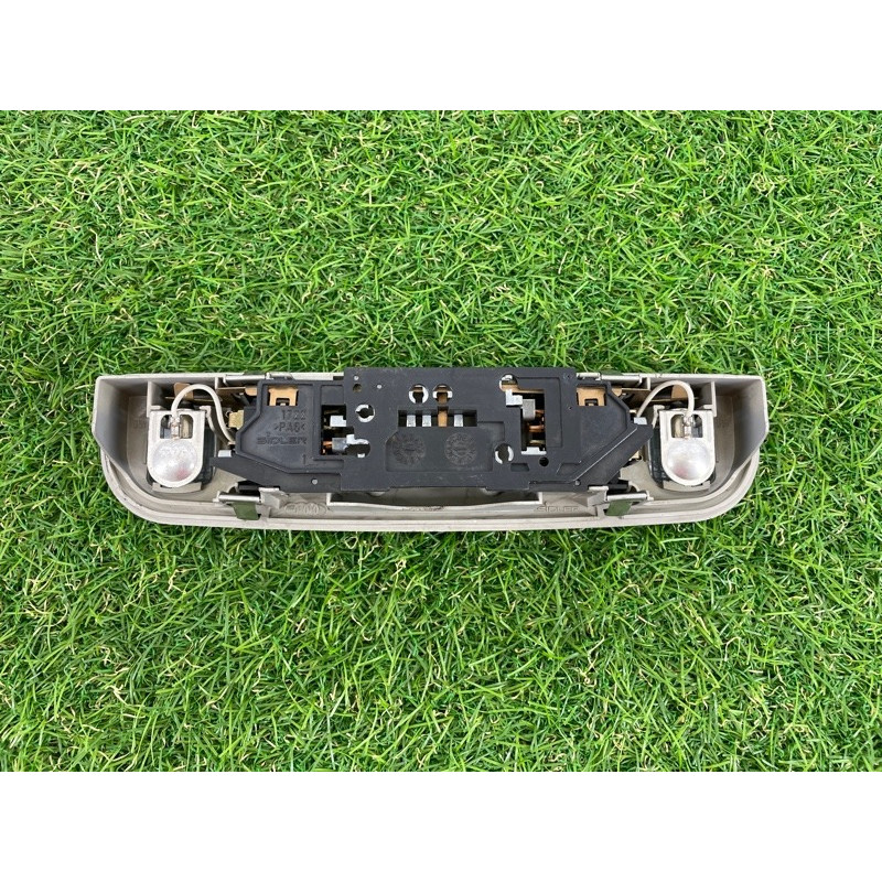 Плафон салона (салон) AUDI A4 B6 2.4BDV 8E0947111A