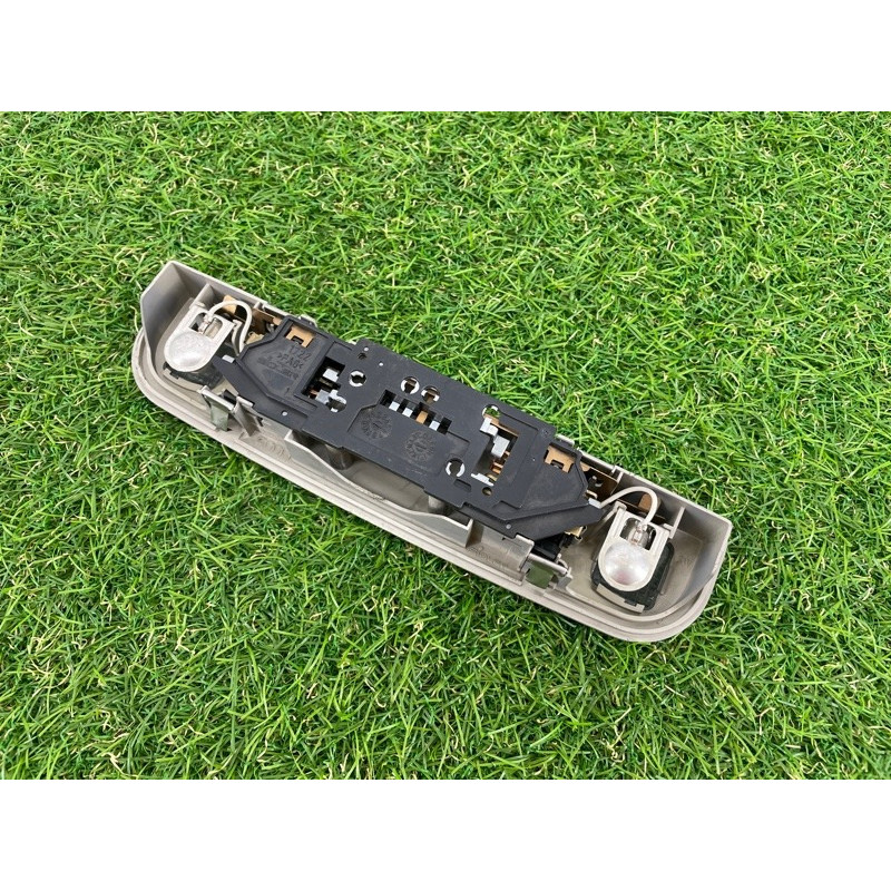 Плафон салона (салон) AUDI A4 B6 2.4BDV 8E0947111A