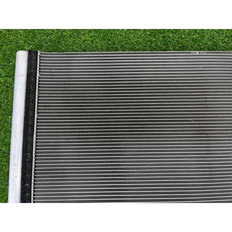 Радиатор кондиционера (отопление и кондиционирование) Volkswagen Touareg NF 2012 3.6 7P0820411A