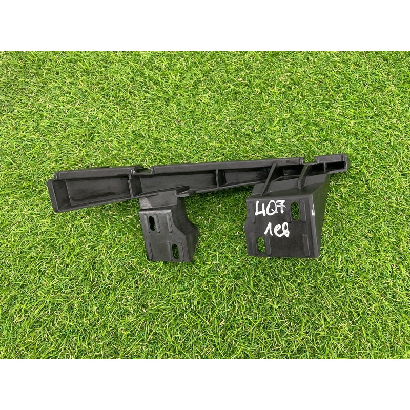 Крепление бампера (кузов и элементы) AUDI Q7 4L 2014 3.0 TFSi CTWB 4L0807333A