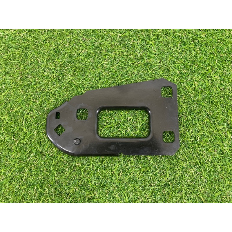 Кронштейн усилителя бампера (стекла и зеркала) AUDI A4 B8 2012 2.0 TFSI 8K0805499