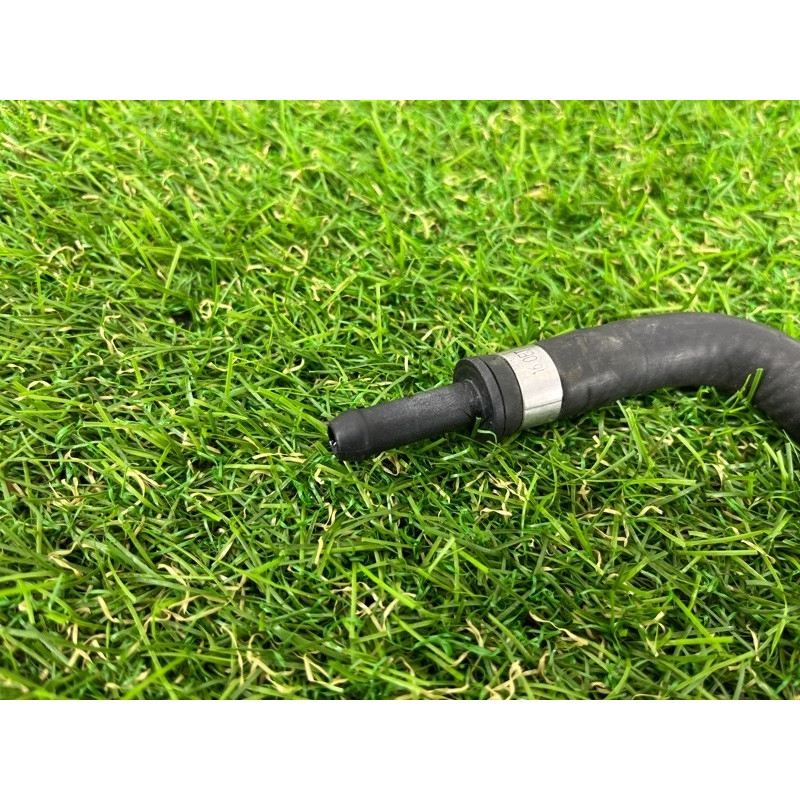 Трубка системи охолодження (система охолодження) Volkswagen Touareg NF 2012 3.0 7P6122447R