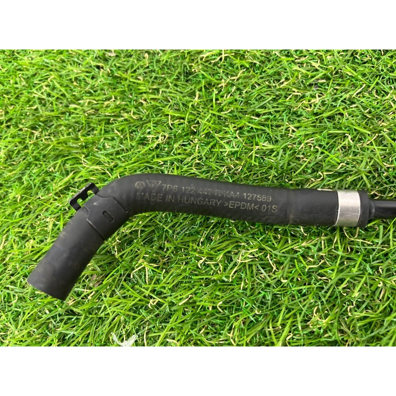 Трубка системи охолодження (система охолодження) Volkswagen Touareg NF 2012 3.0 7P6122447R