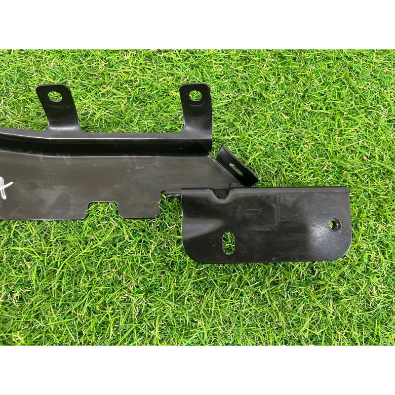 Кронштейн звукового сигнала (кузов и элементы) AUDI Q7 4L 2014 3.0 TFSi CTWB 4L0951229A