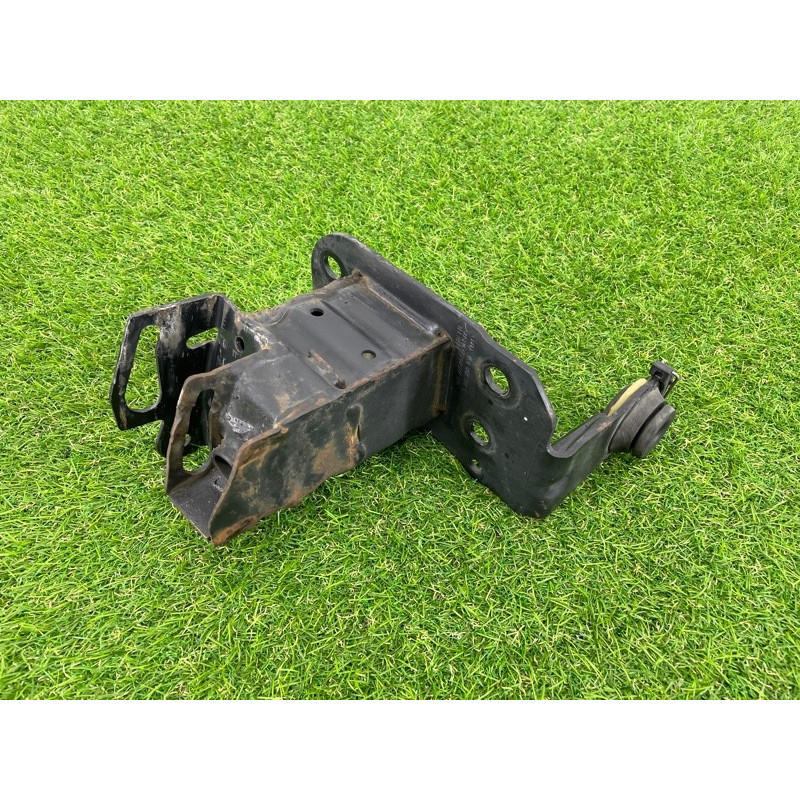 Кронштейн посилювача бампера (скло та дзеркала) AUDI Q7 4L 2007 3.6 4L0807134C