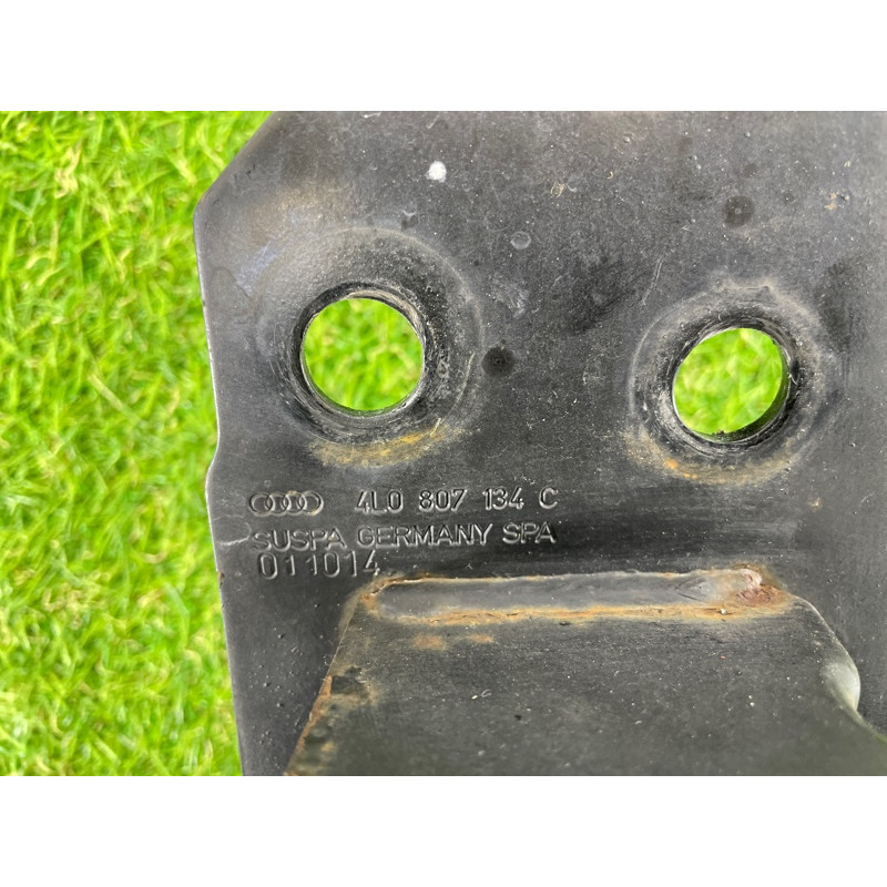 Кронштейн посилювача бампера (скло та дзеркала) AUDI Q7 4L 2007 3.6 4L0807134C