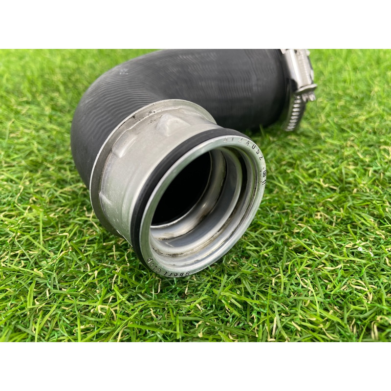 Патрубок интеркулера (двигатель и элементы) Volkswagen Touareg NF 2012 3.0 7P0145708A