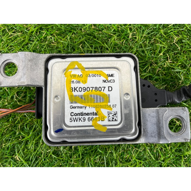 Датчик NOX (электрика двигателя) Volkswagen Touareg NF 2012 3.0 8K0907807D