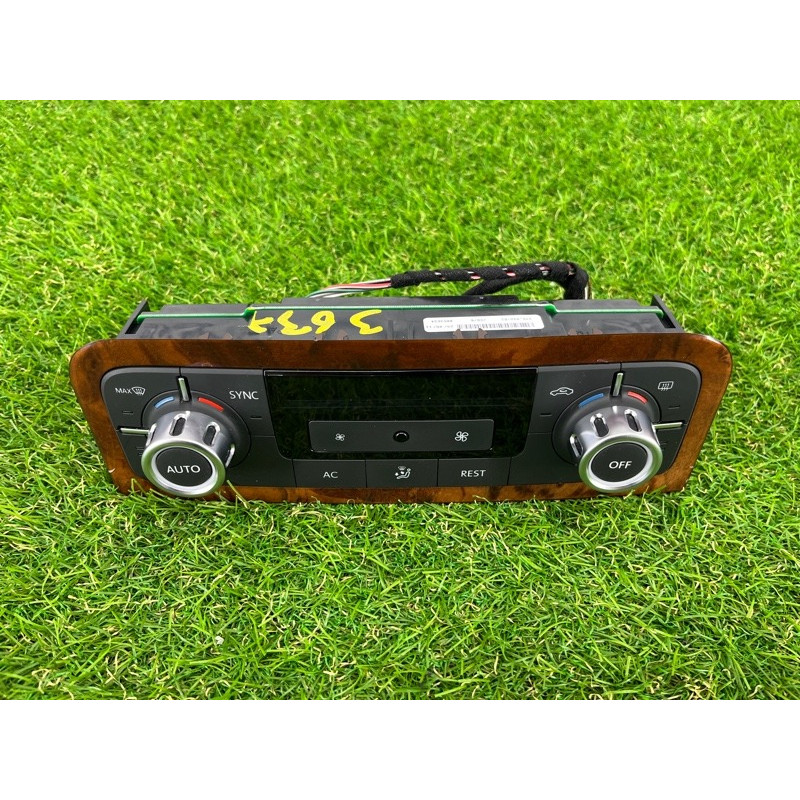 Блок управления климат-контролем (электрика / блоки управления) Volkswagen Touareg NF 2012 3.0 7P6907040BA