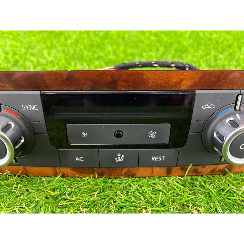 Блок управления климат-контролем (электрика / блоки управления) Volkswagen Touareg NF 2012 3.0 7P6907040BA