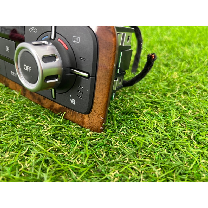 Блок управления климат-контролем (электрика / блоки управления) Volkswagen Touareg NF 2012 3.0 7P6907040BA