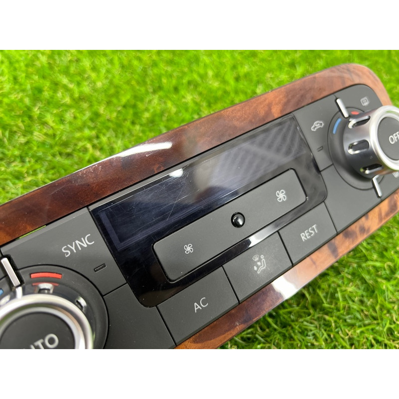 Блок управления климат-контролем (электрика / блоки управления) Volkswagen Touareg NF 2012 3.0 7P6907040BA