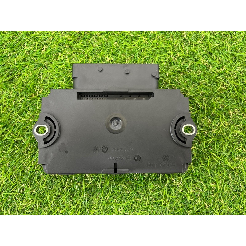 Блок управления стояночным тормозом (электрика / блоки управления) Volkswagen Touareg NF 2012 3.0 7P0907801F