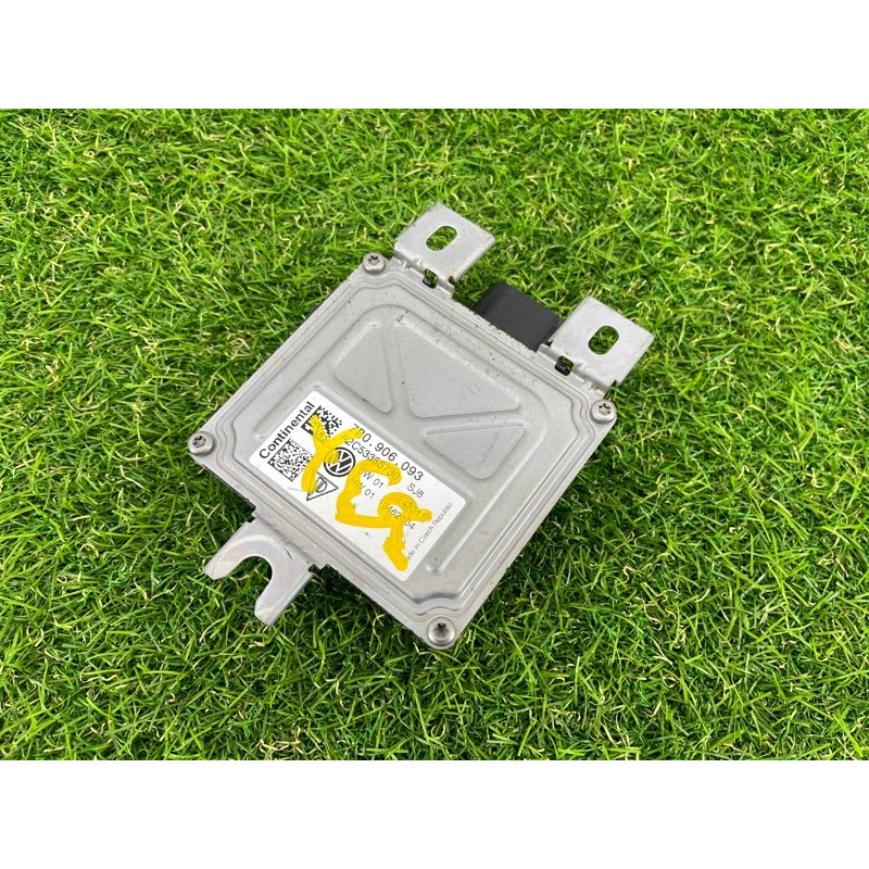 Блок управления топливным насосом (электрика / блоки управления) Volkswagen Touareg NF 2012 3.0 7P0906093B