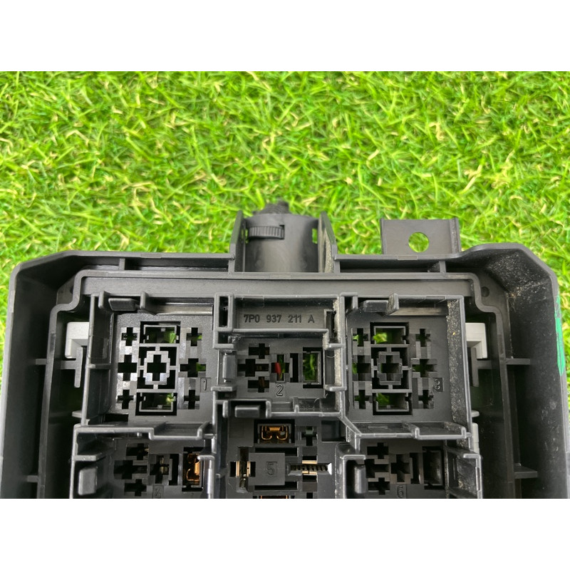 Блок предохранителей (электрика) Volkswagen Touareg NF 2011 3.6 7P0937211A