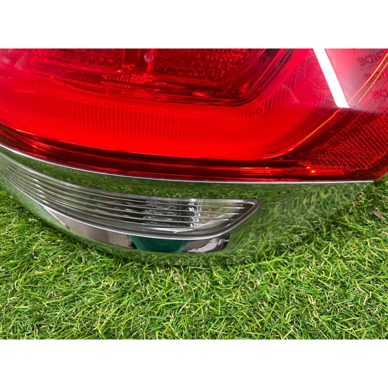 Задний фонарь (оптика) Jeep Grand Cherokee WK2 2017 3.6 68110016AE