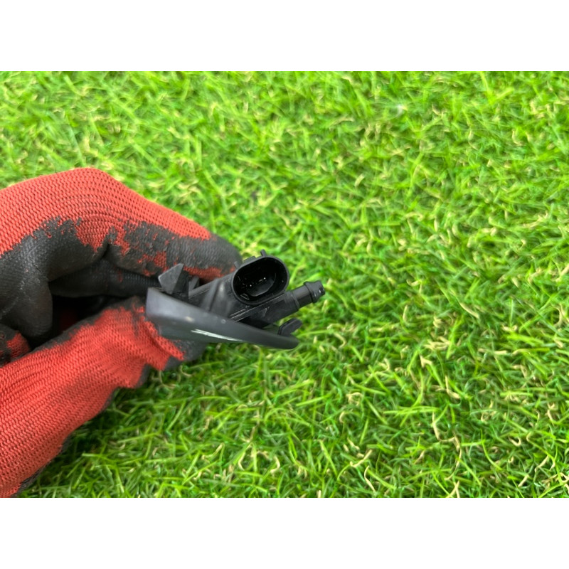 Форсунка омывателя (кузов и элементы) AUDI Q7 4L 2014 3.0 TFSi CTWB 8J0955988G