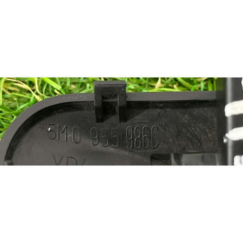 Форсунка омывателя (кузов и элементы) Volkswagen Touareg NF 2012 3.0 5M0955986C9B9