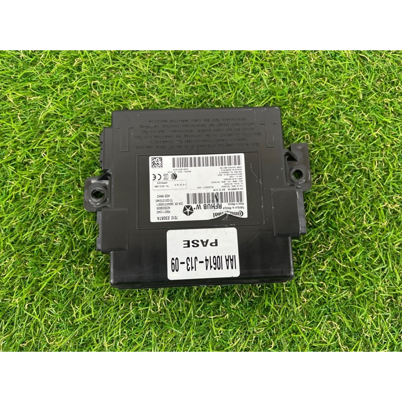 Блок бесключевого доступа (электрика / блок управления) Jeep Grand Cherokee WK2 2017 3.6 68211124AF