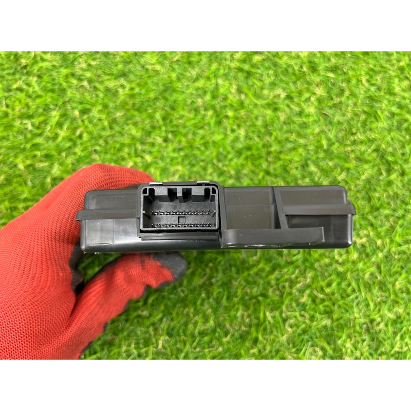 Блок бесключевого доступа (электрика / блок управления) Jeep Grand Cherokee WK2 2017 3.6 68211124AF