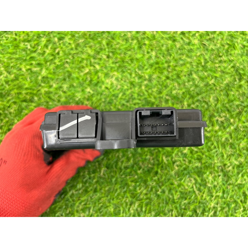 Блок бесключевого доступа (электрика / блок управления) Jeep Grand Cherokee WK2 2017 3.6 68211124AF