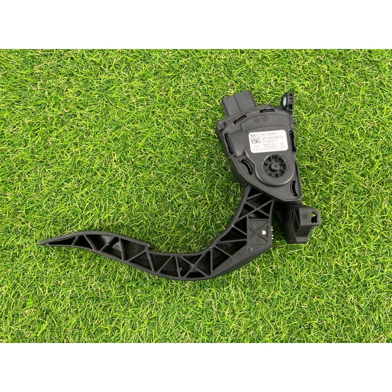 Педаль газа (электрика двигателя) AUDI A4 B8 2012 2.0 TFSI 8K1723523A