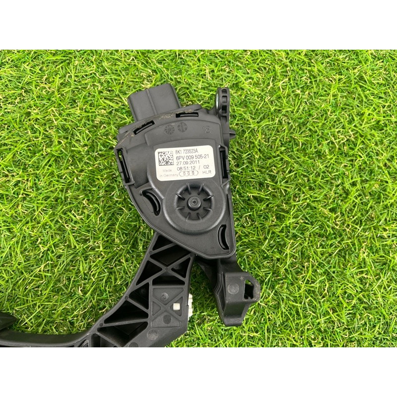 Педаль газа (электрика двигателя) AUDI A4 B8 2012 2.0 TFSI 8K1723523A