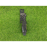 Відповідна частина замка багажника