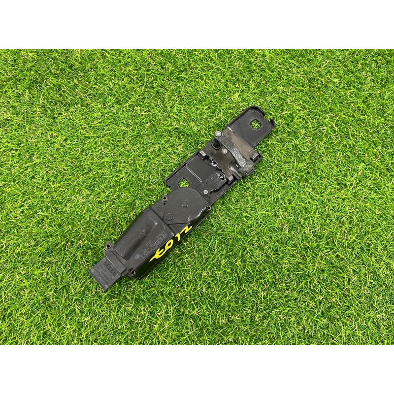 Ответная часть замка багажника (кузов и элементы) AUDI A7 4G 2013 3.0 CGXB 4H0827383