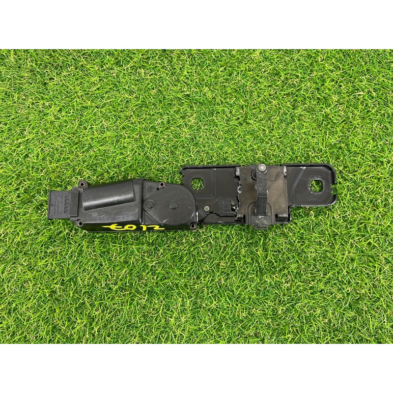 Ответная часть замка багажника (кузов и элементы) AUDI A7 4G 2013 3.0 CGXB 4H0827383