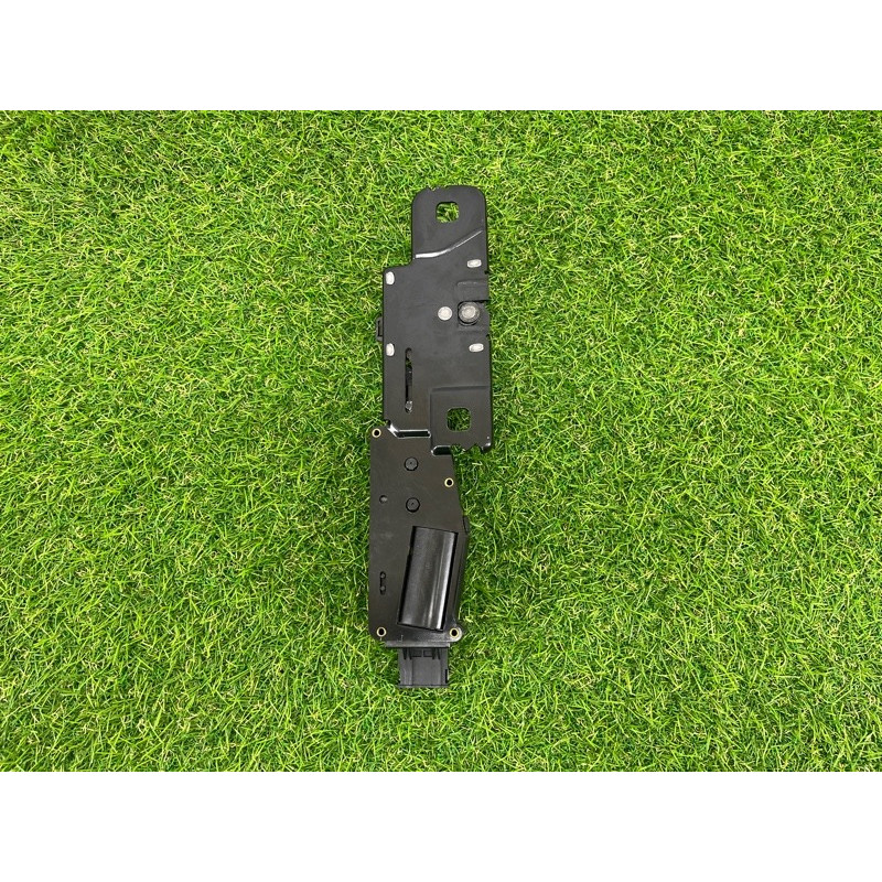 Ответная часть замка багажника (кузов и элементы) AUDI A7 4G 2013 3.0 CGXB 4H0827383