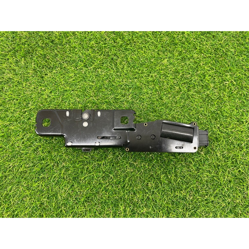 Ответная часть замка багажника (кузов и элементы) AUDI A7 4G 2013 3.0 CGXB 4H0827383