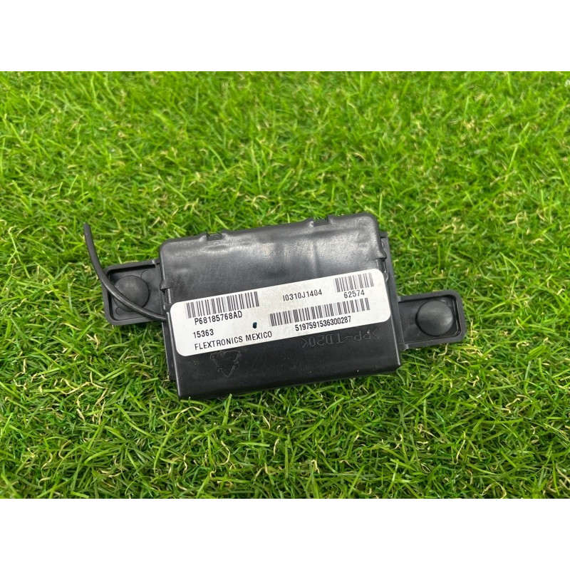 Антенна бесключевого доступа (электрика) Jeep Grand Cherokee WK2 2016 3.6 68185768AD