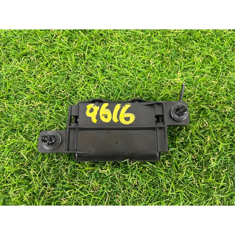 Антенна бесключевого доступа (электрика) Jeep Grand Cherokee WK2 2016 3.6 68185768AD