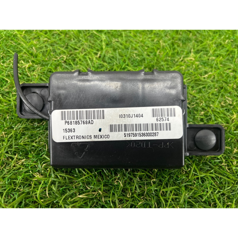 Антенна бесключевого доступа (электрика) Jeep Grand Cherokee WK2 2016 3.6 68185768AD