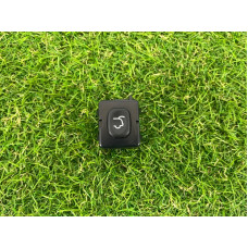 Кнопка открывания крышки багажника