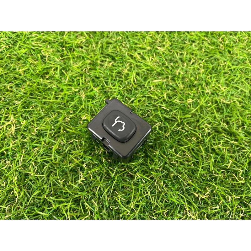 Кнопка открывания крышки багажника (электрика / кнопки) Jeep Grand Cherokee WK2 2016 3.6 4602751AA