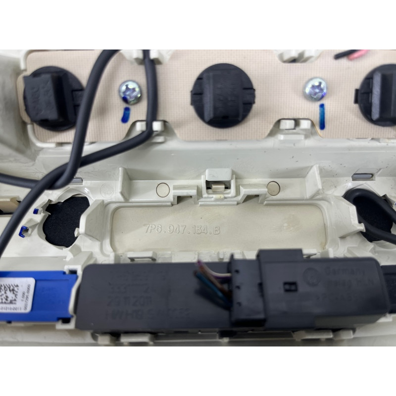 Плафон салона (салон) Volkswagen Touareg NF 2012 3.6 7P6947105FH67