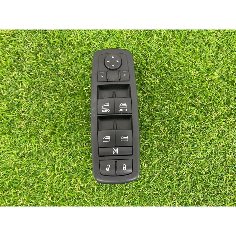 Блок кнопок стеклоподъемников (электрика / кнопки) Jeep Grand Cherokee WK2 2016 3.6 68289802AB