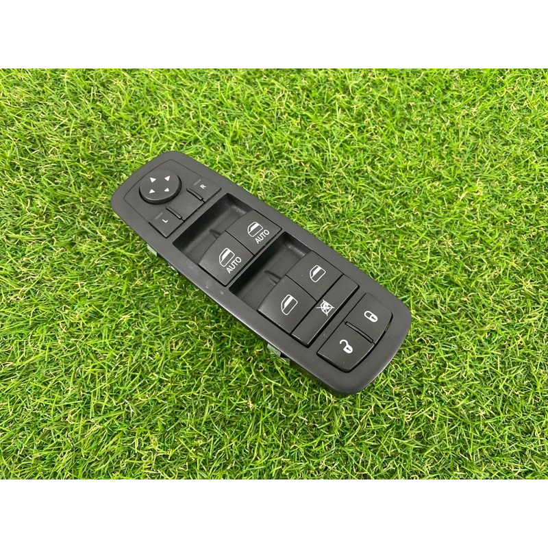 Блок кнопок стеклоподъемников (электрика / кнопки) Jeep Grand Cherokee WK2 2016 3.6 68289802AB