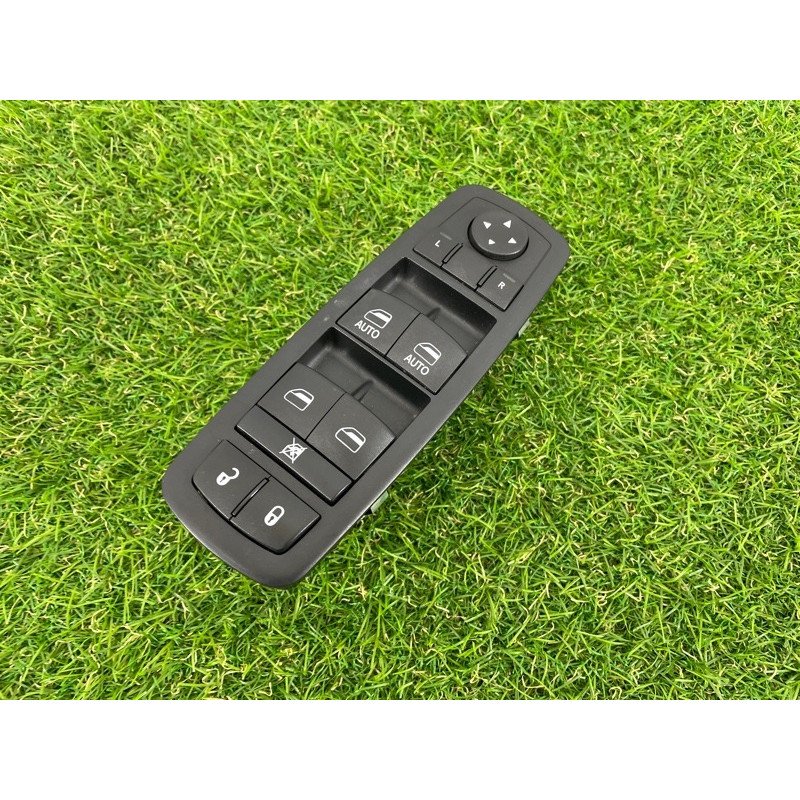 Блок кнопок стеклоподъемников (электрика / кнопки) Jeep Grand Cherokee WK2 2016 3.6 68289802AB